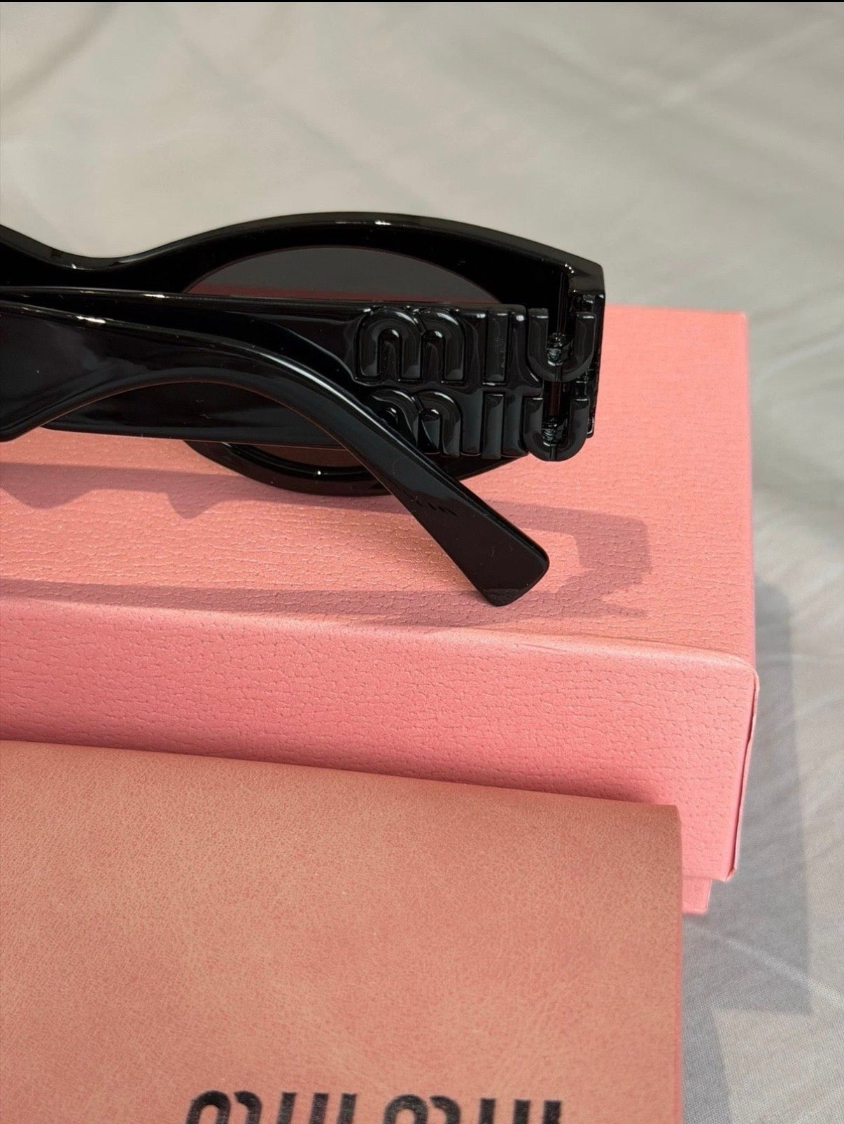 Miu Miu Women’s Sunglasses⚫️☑️