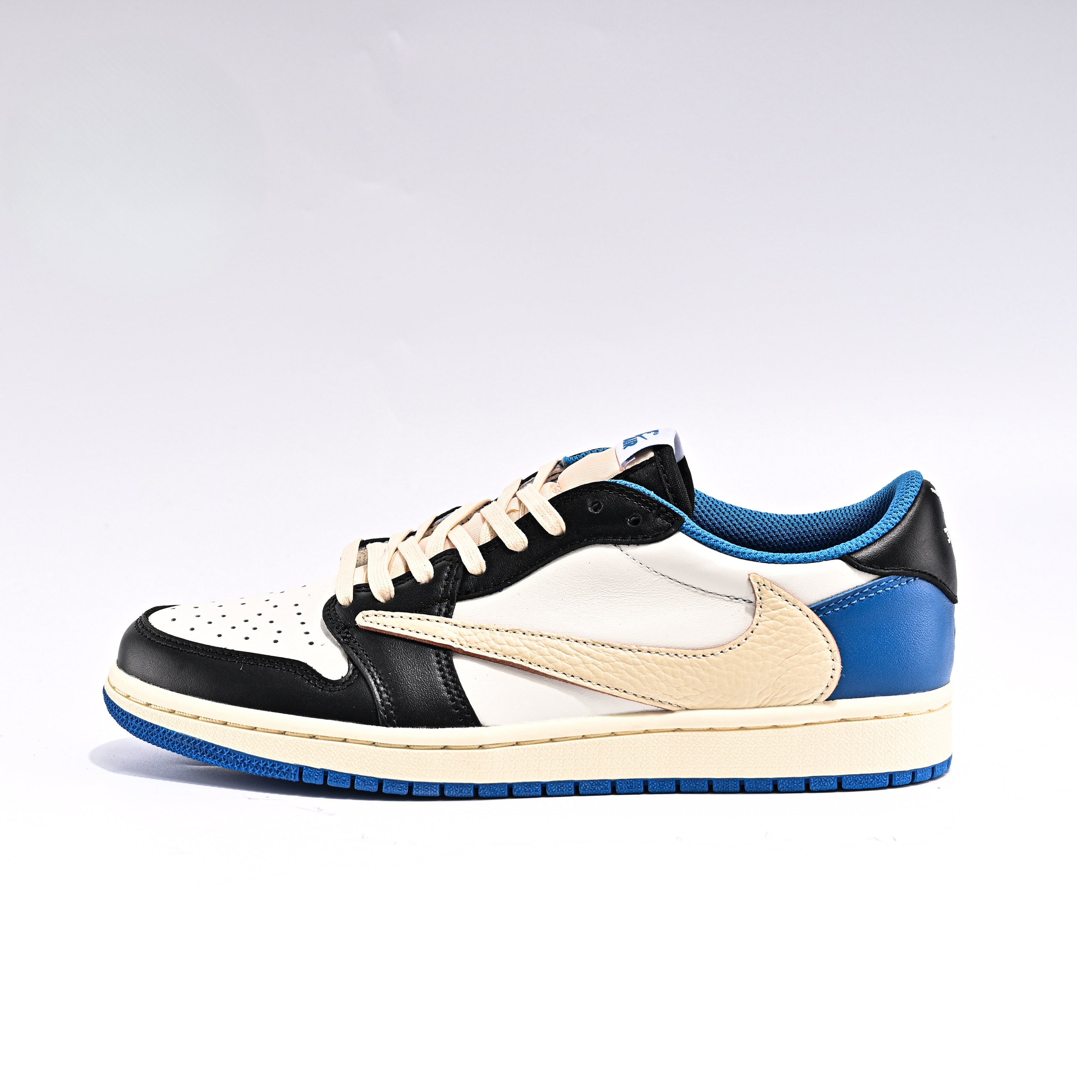Jordan 1 Low x Travis Scott