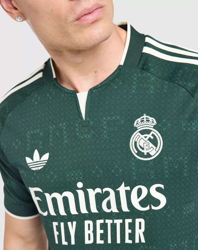 *Sale* - Real Madrid (away) 26/27