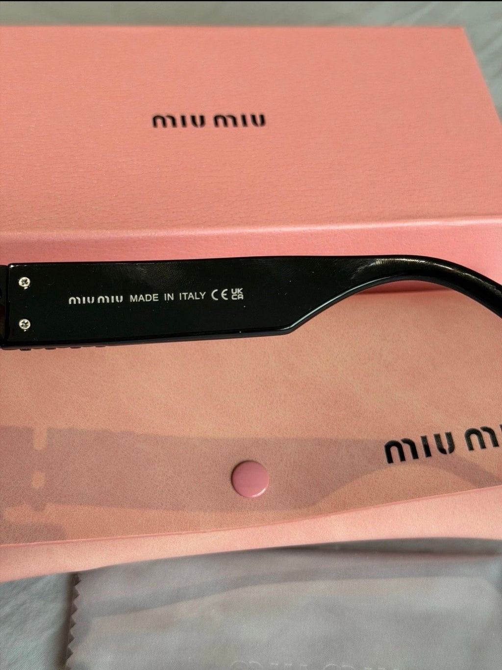 Miu Miu Women’s Sunglasses⚫️☑️