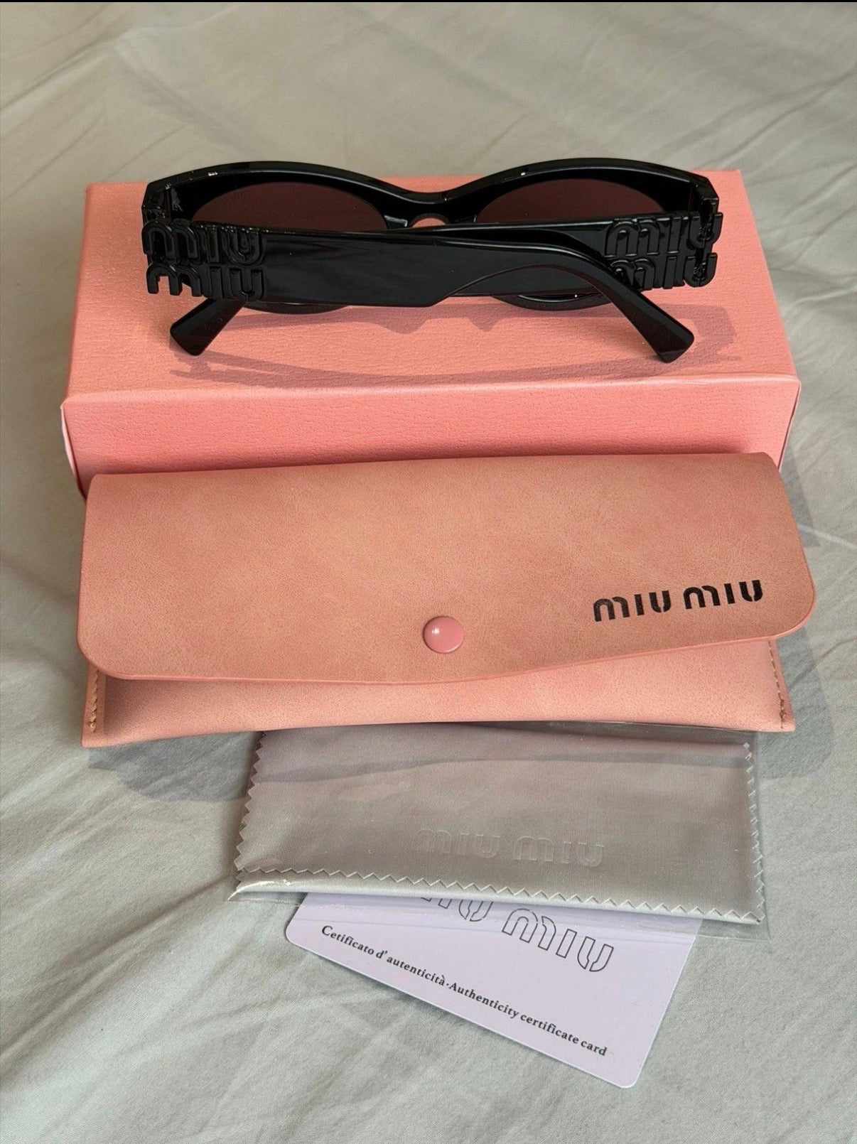 Miu Miu Women’s Sunglasses⚫️☑️
