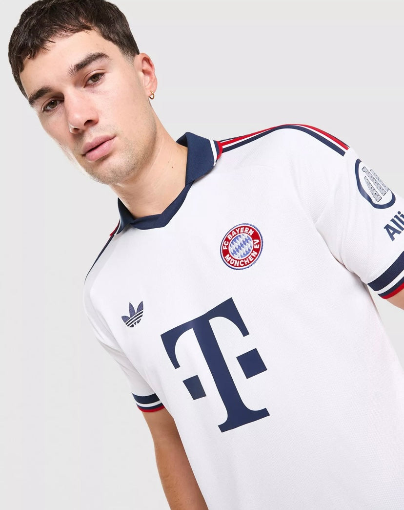 *Sale* - Bayern Munich (away) 26/27
