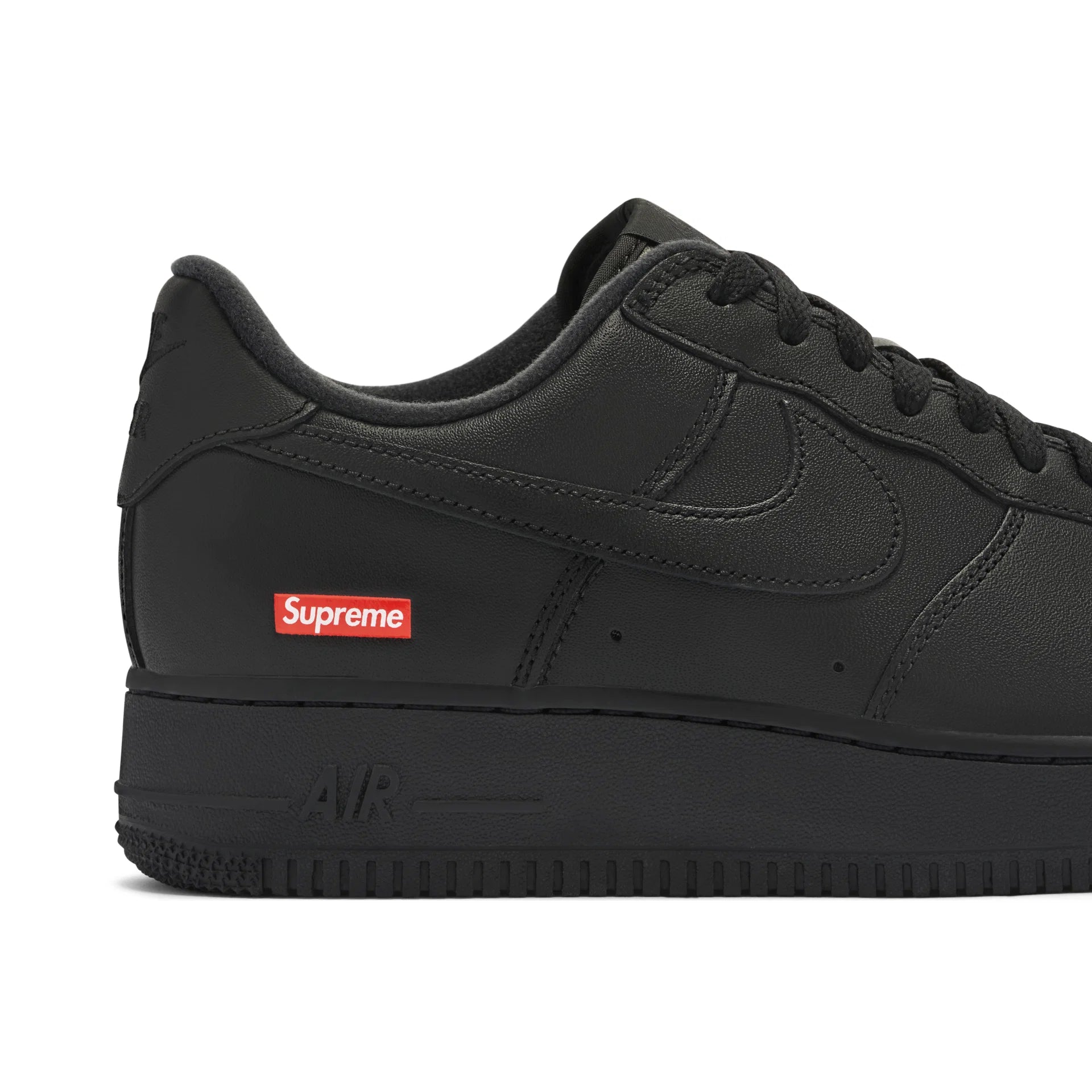 NIKE AIR FORCE 1 LOW SUPREME BLACK - Multiple Sizes