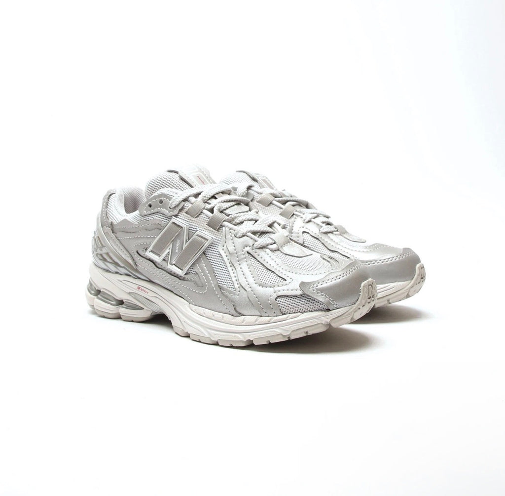 NEW BALANCE 1906D Women's Pure Silver SIZE 4.5 Trainers⚫️☑️