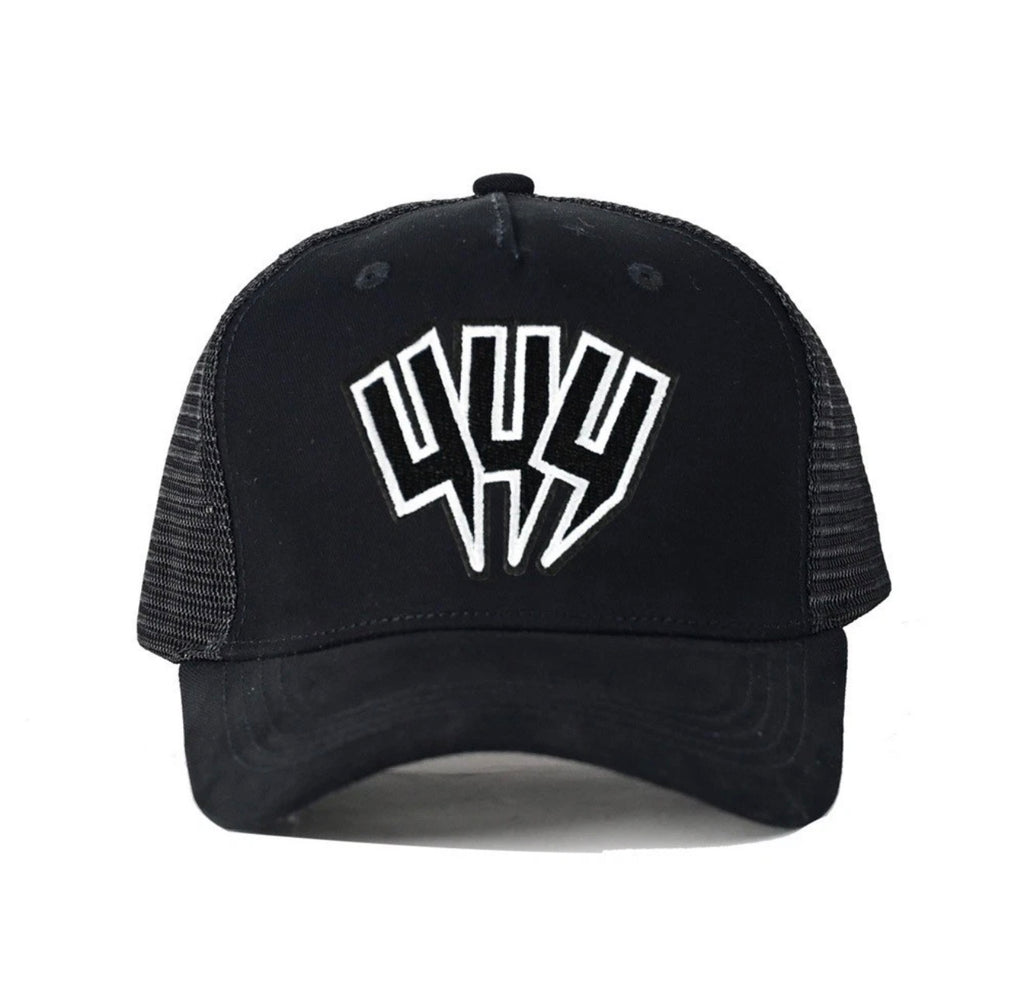 Yelir Trucker Hat - Black & White 🆕