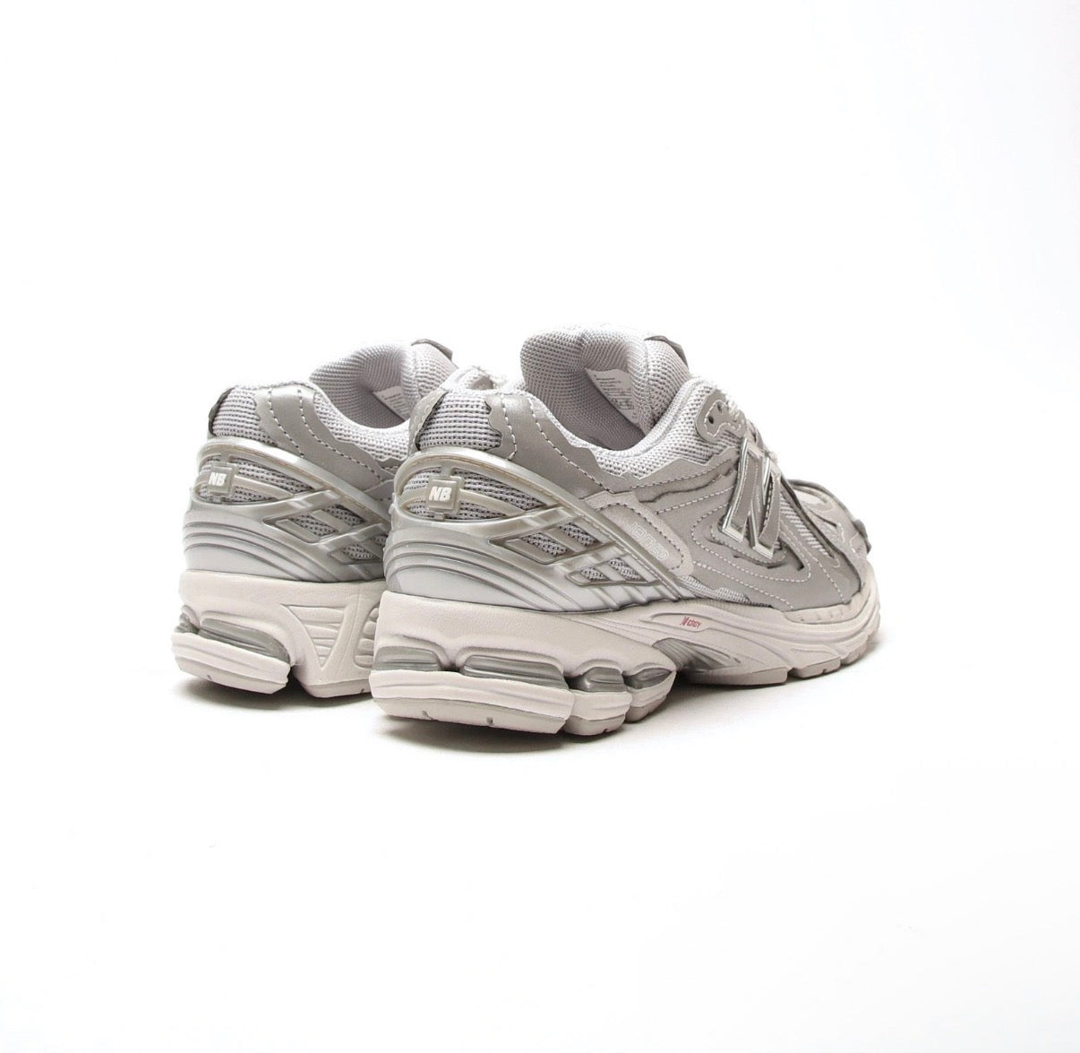 NEW BALANCE 1906D Women's Pure Silver SIZE 4.5 Trainers⚫️☑️