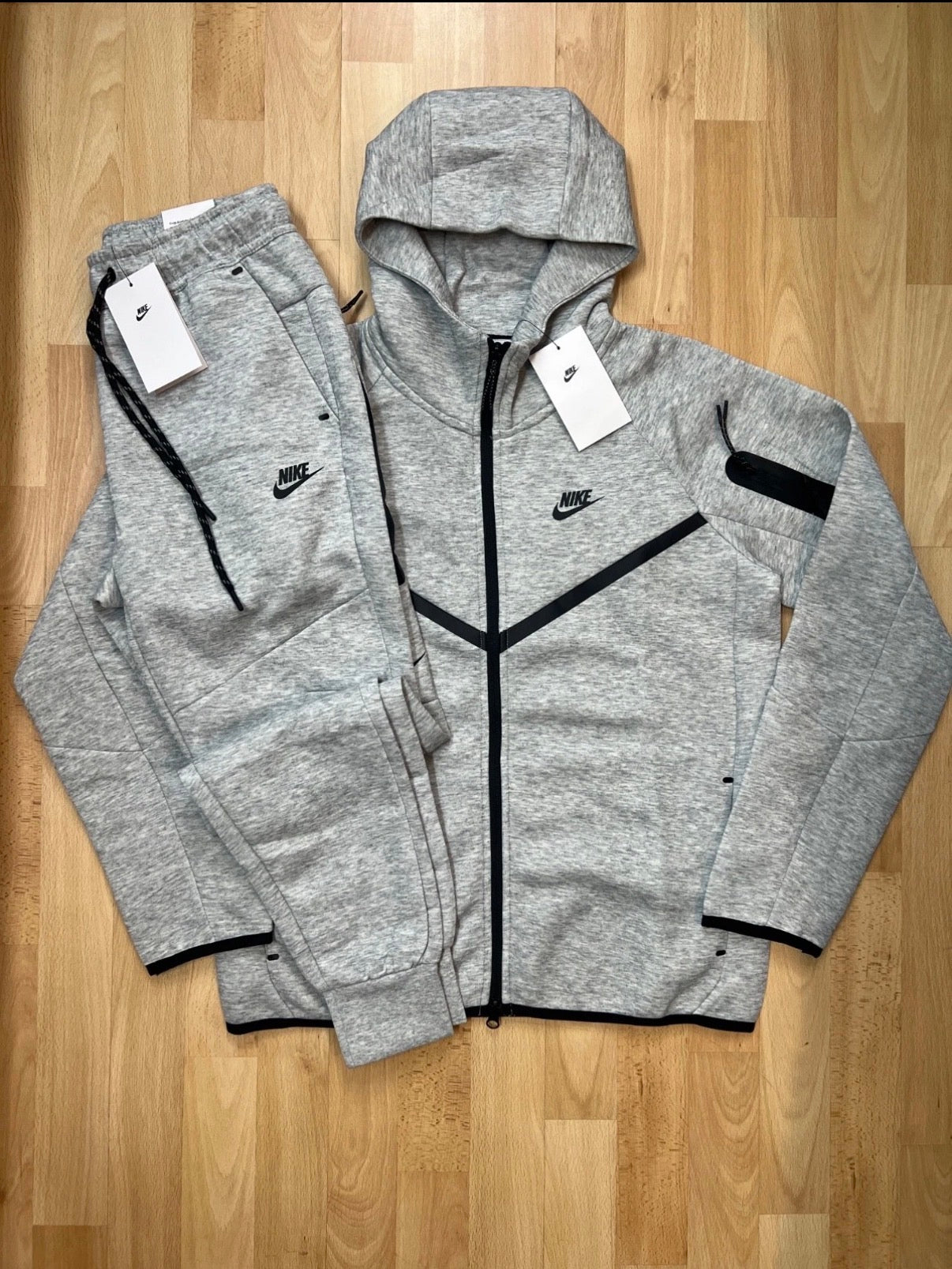 NIKE Tech Tracksuit - New Season - Black & Grey - Multiple sizes  - Authentic⚫️☑️