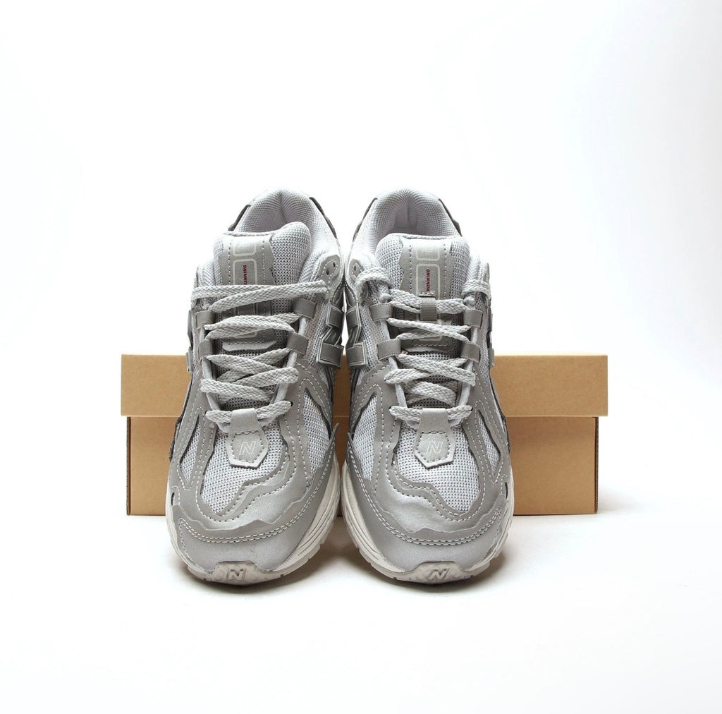 NEW BALANCE 1906D Women's Pure Silver SIZE 4.5 Trainers⚫️☑️