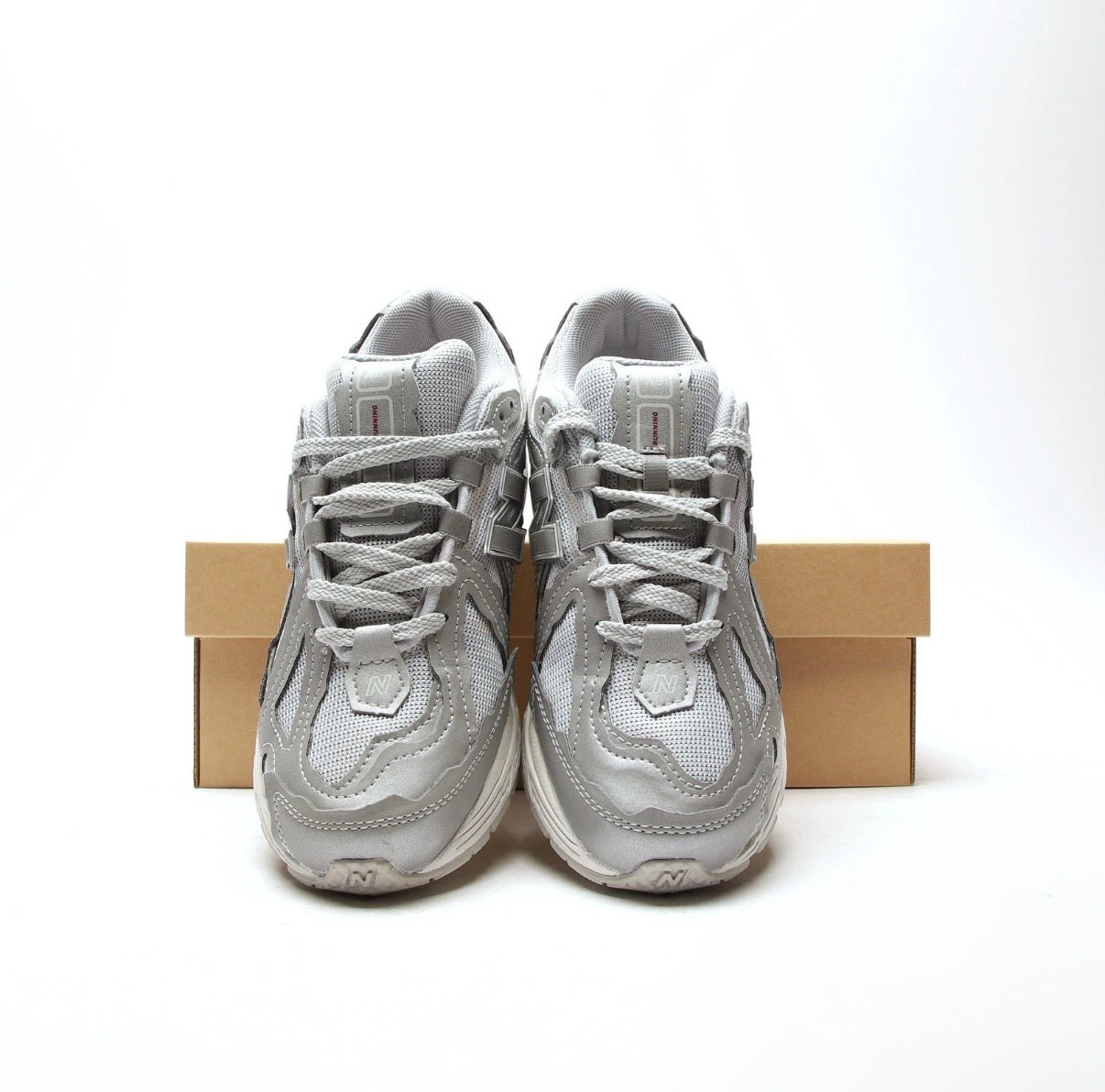 NEW BALANCE 1906D Women's Pure Silver SIZE 4.5 Trainers⚫️☑️