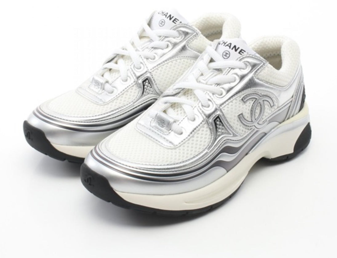 Chanel Metallic CC - UK9