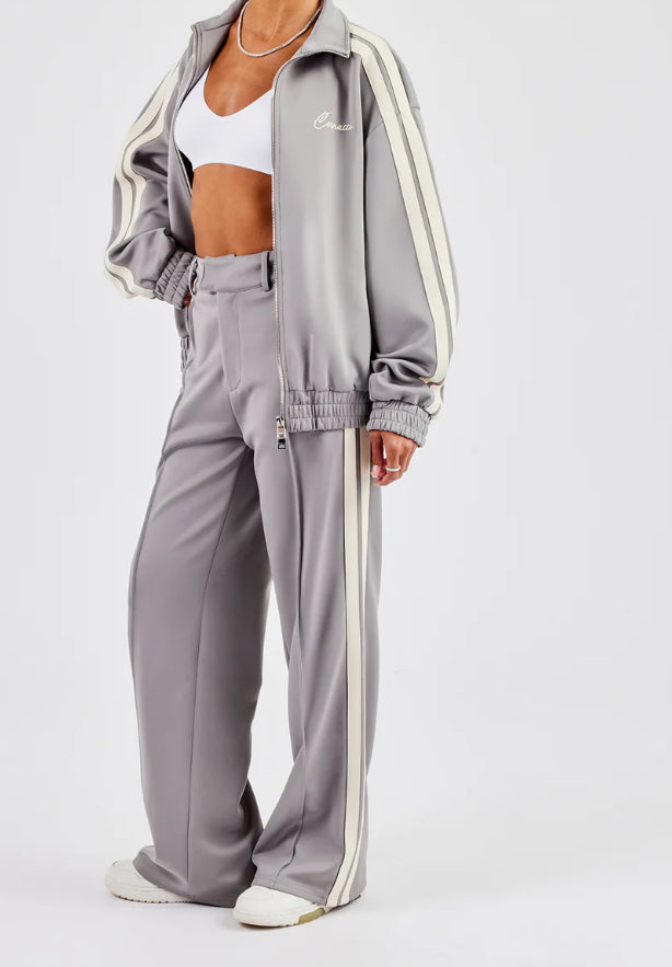Cernucci grey tracksuit with white stripe and collar☑️