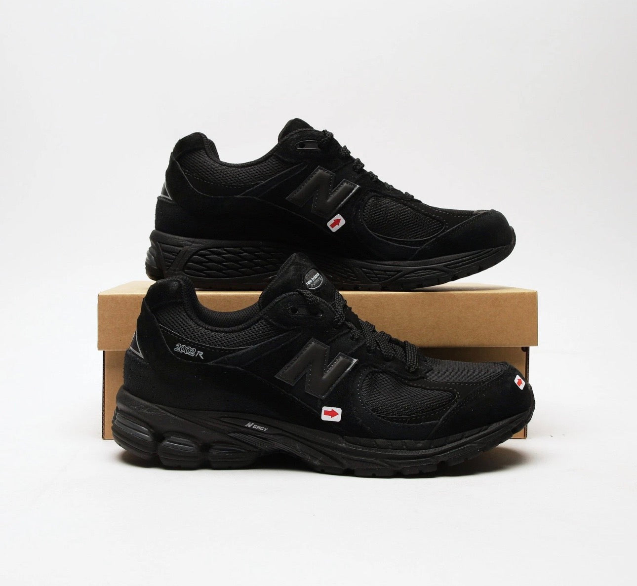 NEW BALANCE 2002R Men's Triple Black Trainers