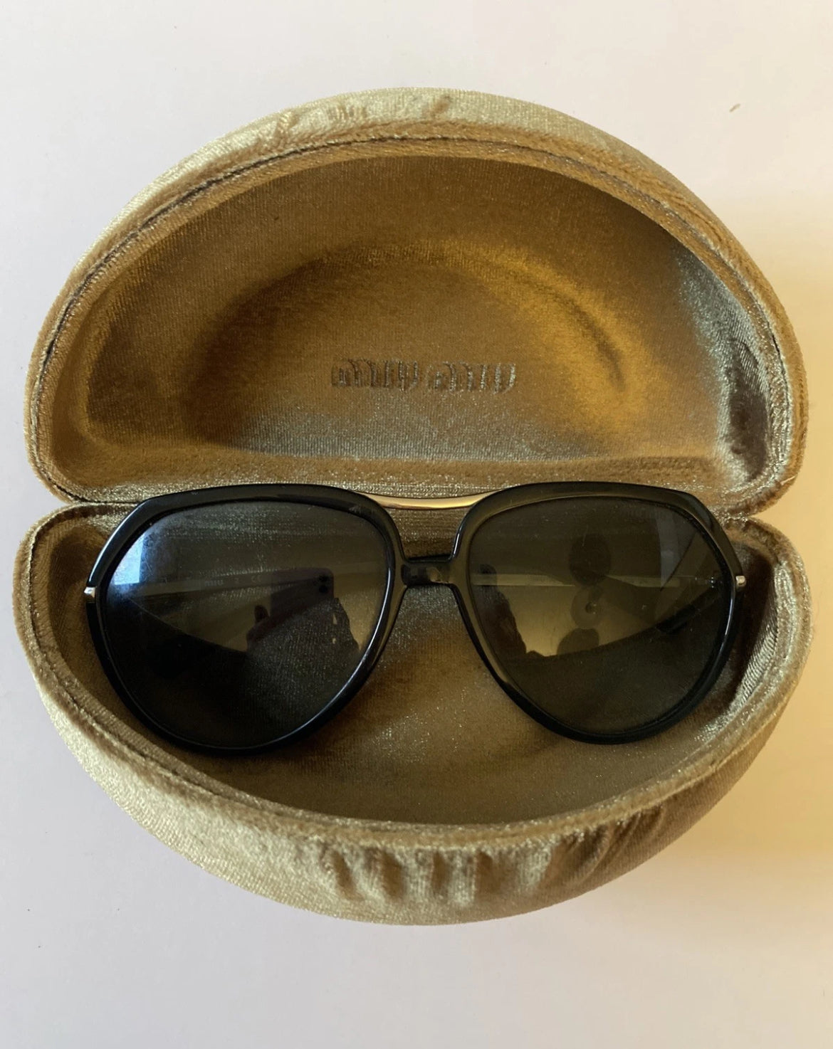 MIU MIU women’s Black Sunglasses with original case☑️