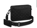 MESSENGER BAG