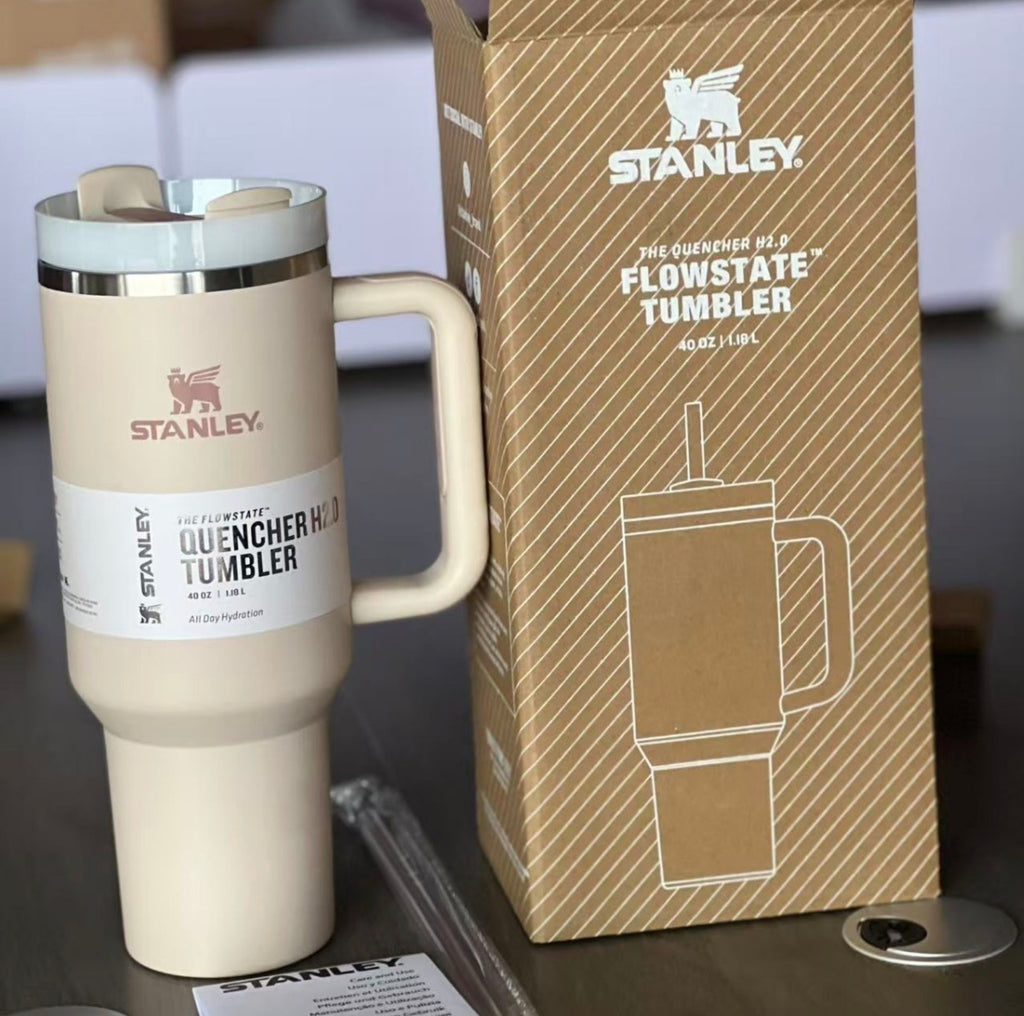 Stanley
Quencher Stainless Steel FlowState Tumbler, 1.18L 🏴☑️