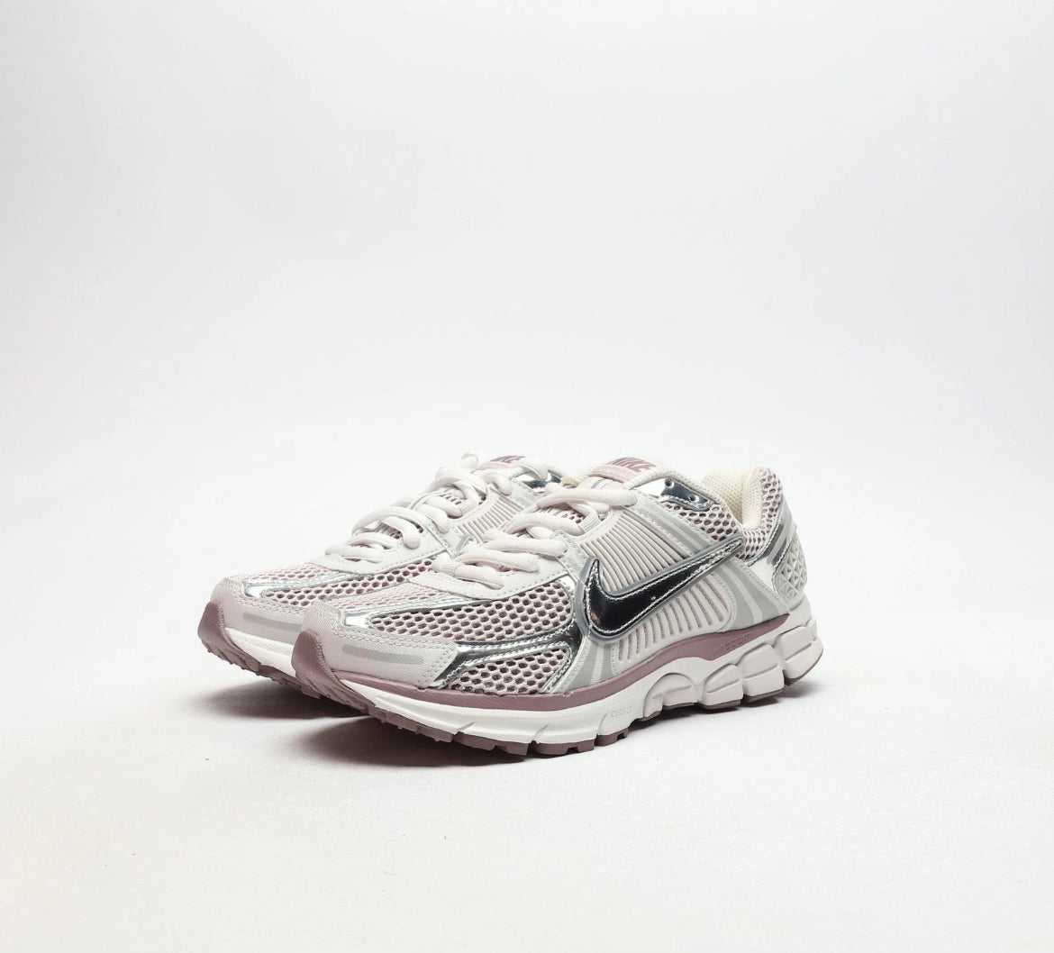 NIKE Zoom Vomero 5 Women's Grey Trainers☑️