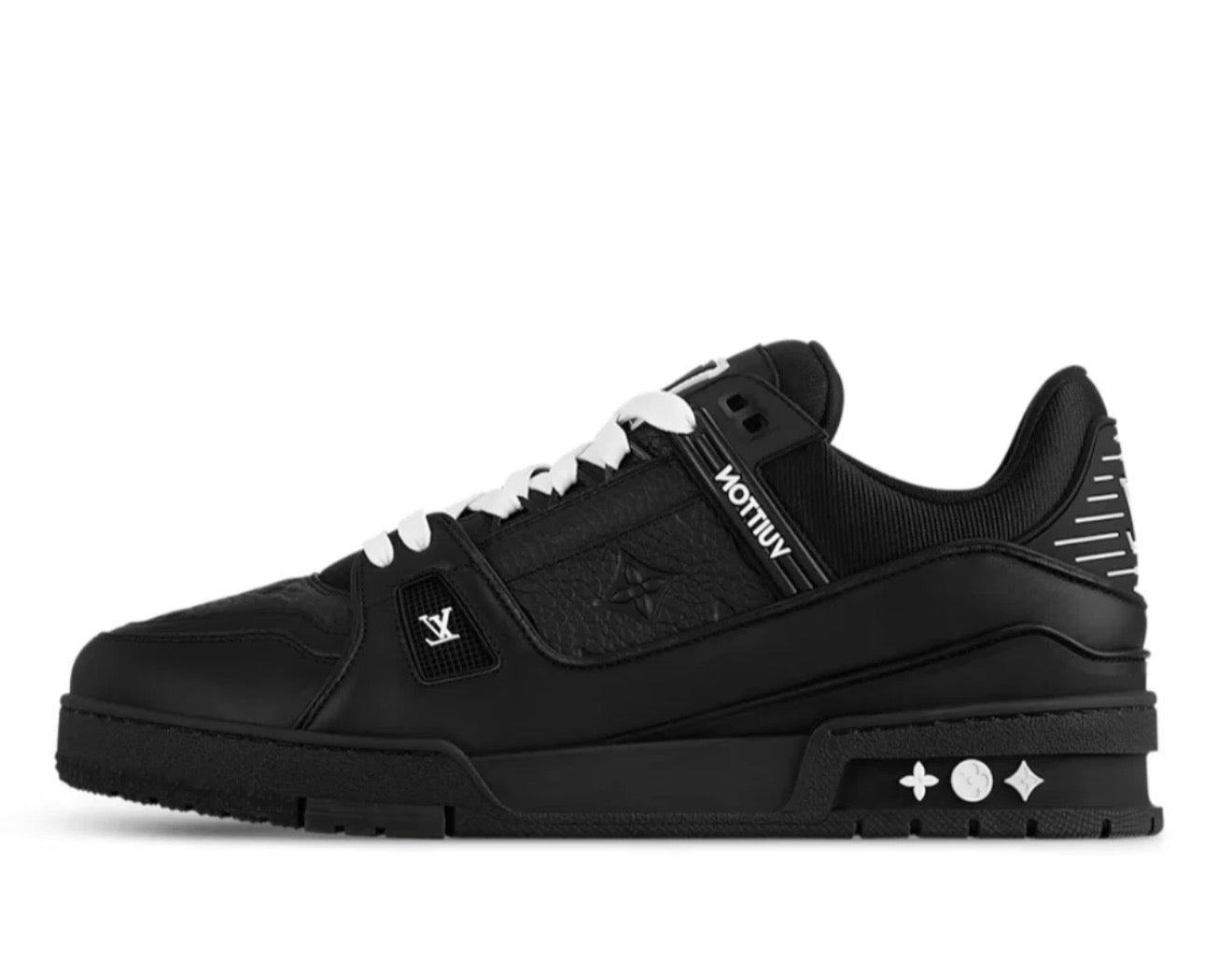 MONOGRAM TRIPLE BLACK TRAINER