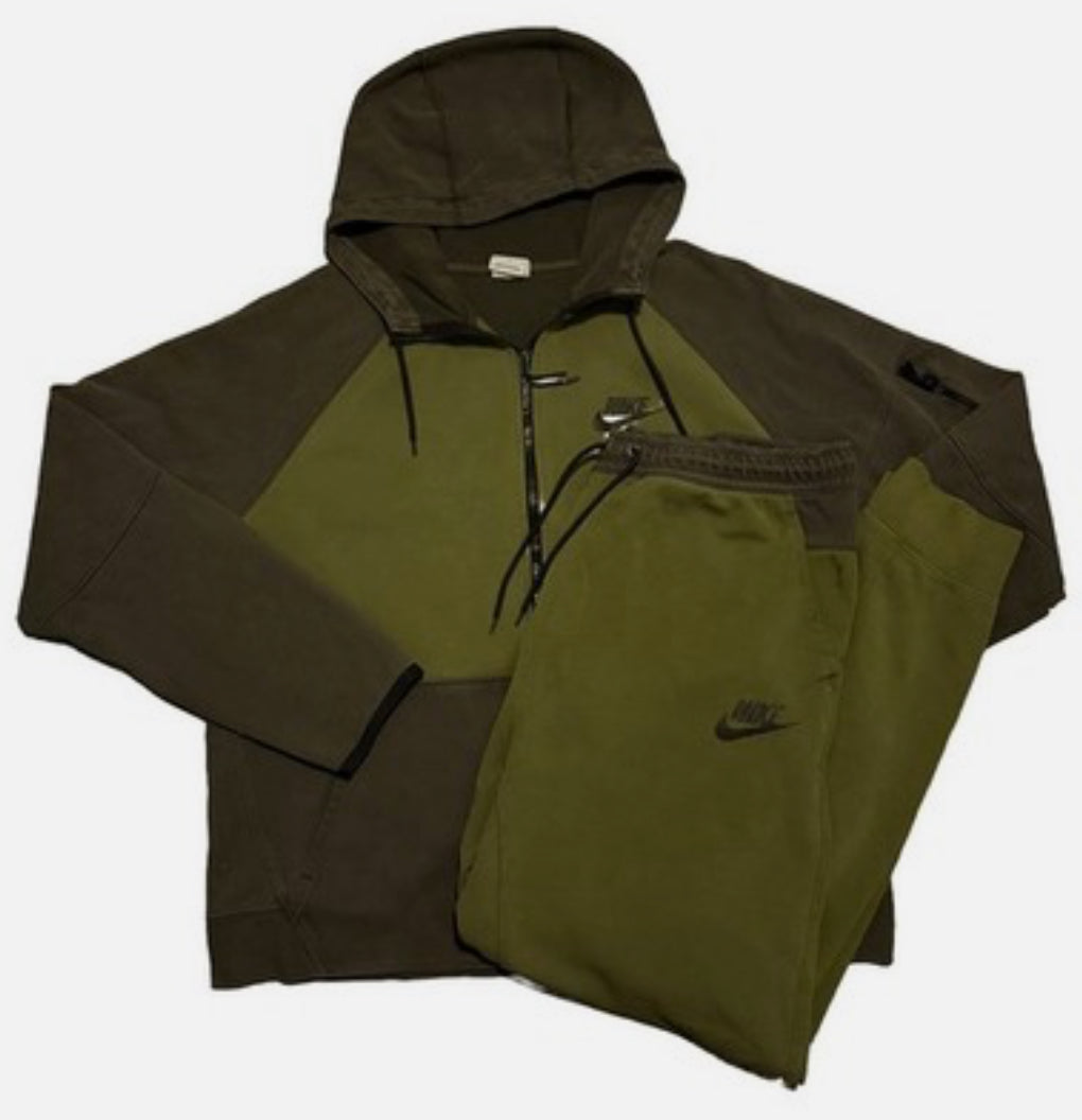 Nike tech tracksuit khaki green☑️
