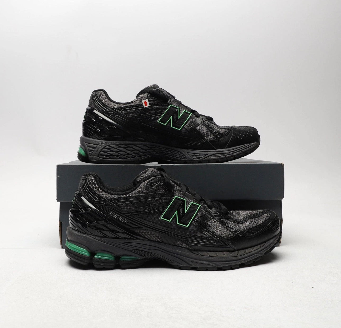 NEW BALANCE 1906R Men's Black Trainers