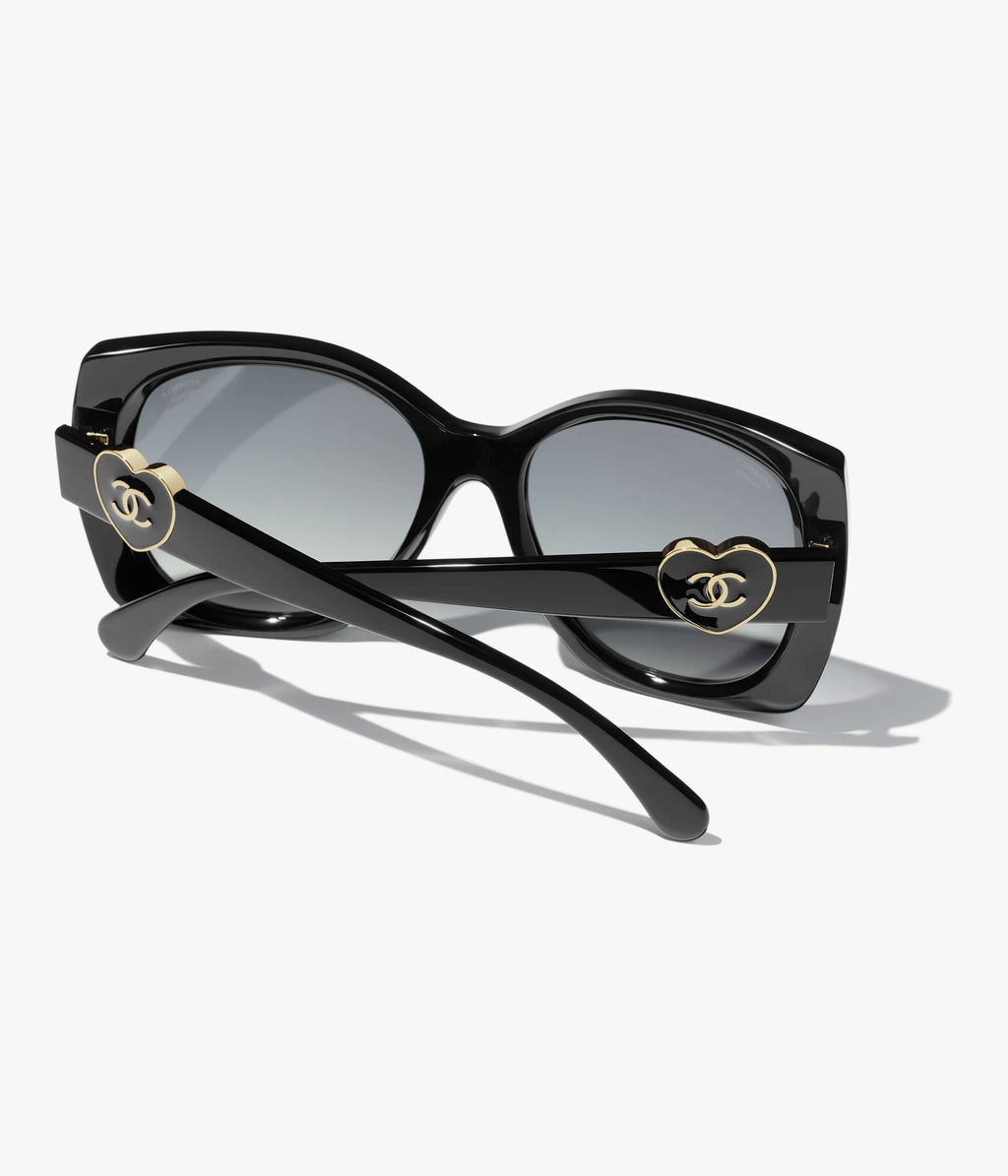 CHANEL Sunglasses Black Gold Women’s heart shape Like NEW🏴