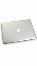 Apple Macbook air 13" — i5 8GB, RAM 128 GB SSD
